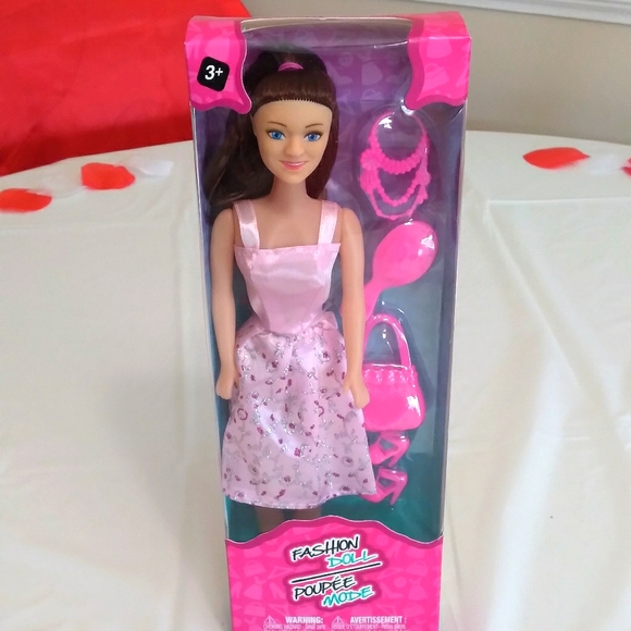 4/$20 Fashion Doll - Picture 1 of 2